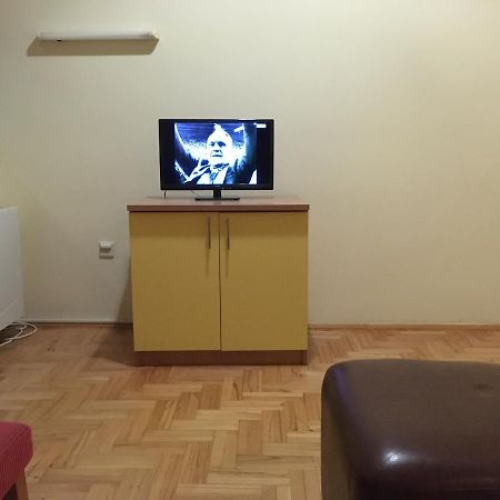 Hostel Teresianum อเล็คซิแนค ภายนอก รูปภาพ