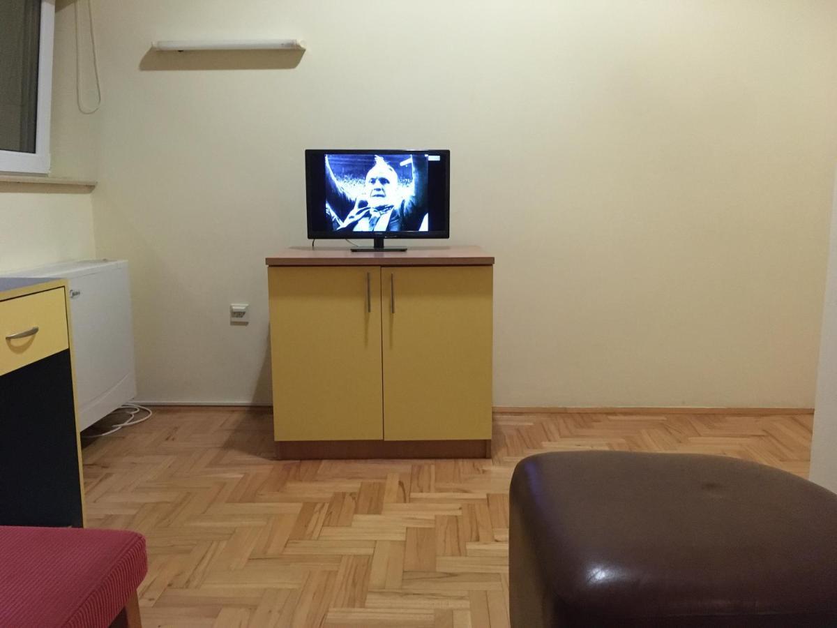 Hostel Teresianum อเล็คซิแนค ภายนอก รูปภาพ