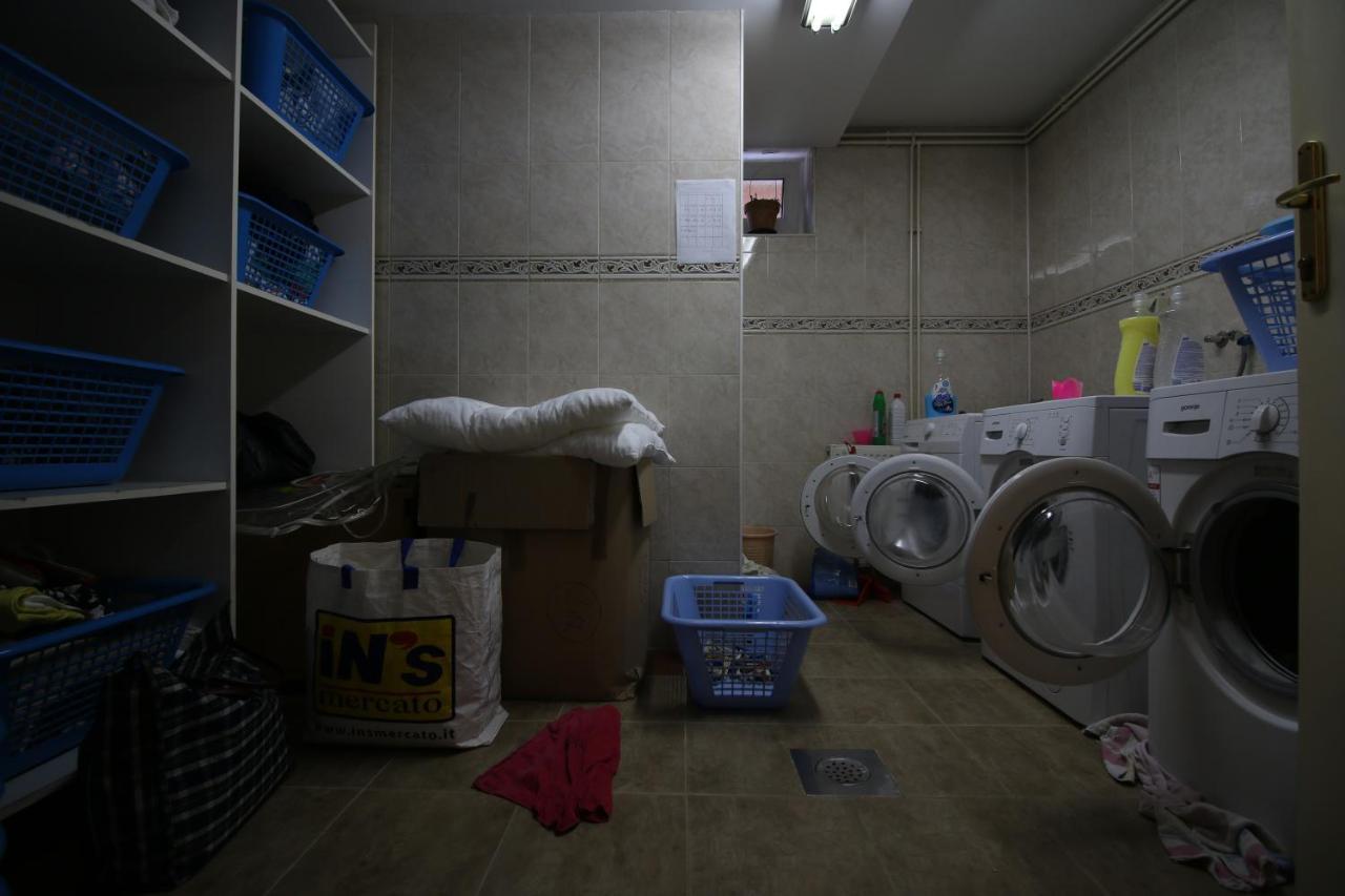 Hostel Teresianum อเล็คซิแนค ภายนอก รูปภาพ