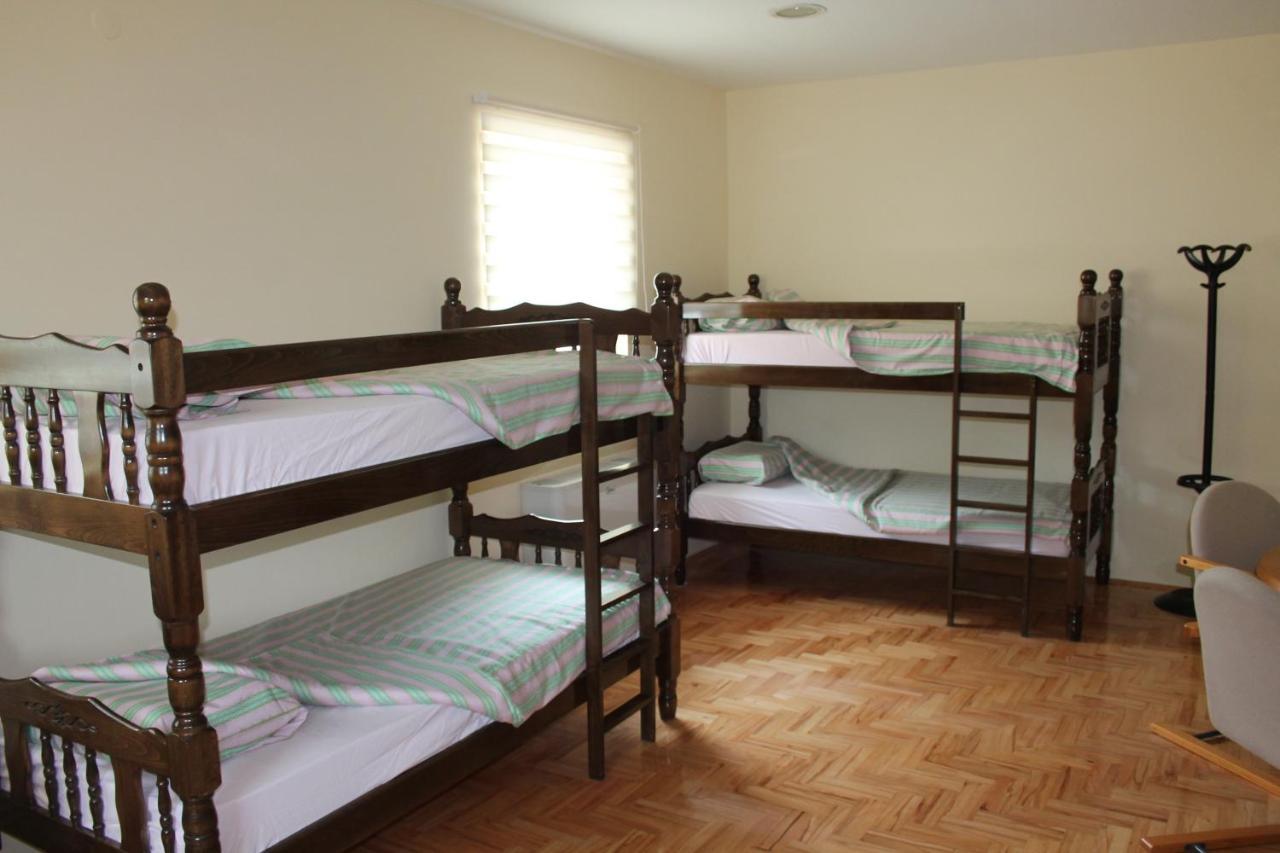 Hostel Teresianum อเล็คซิแนค ภายนอก รูปภาพ