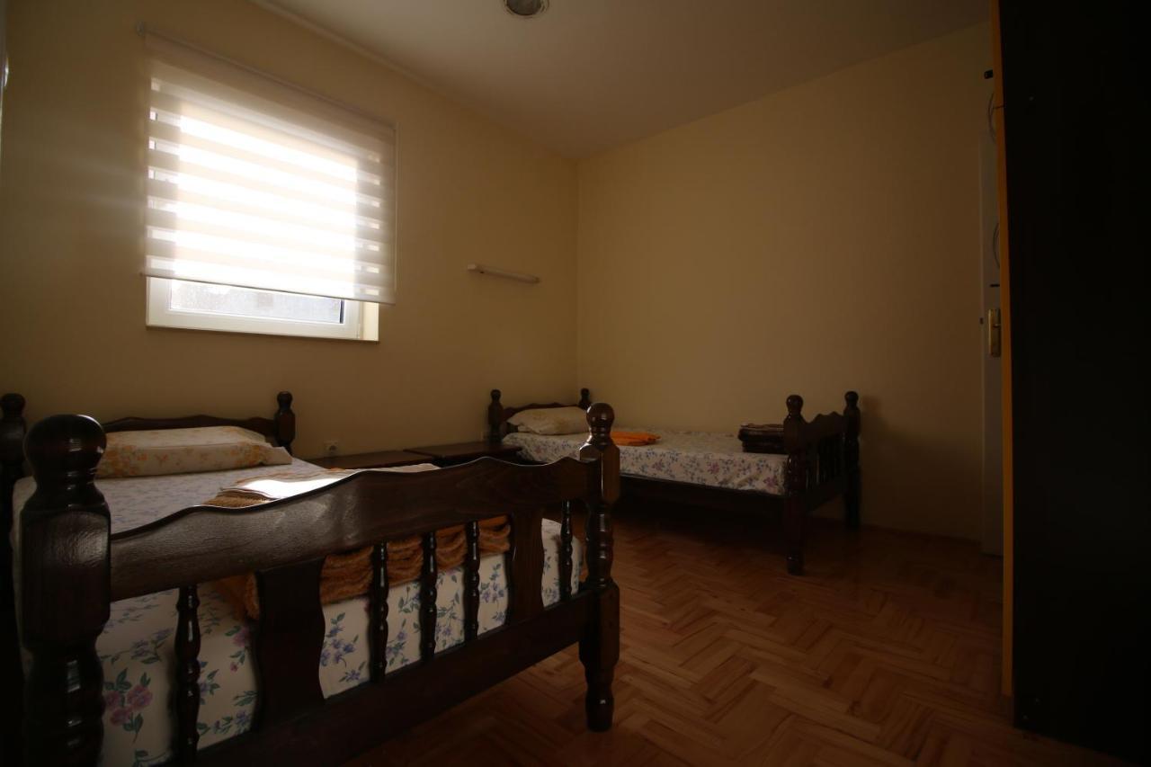 Hostel Teresianum อเล็คซิแนค ภายนอก รูปภาพ
